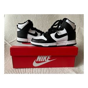 Brand New! Nike Women’s High Top Dunks, Black & White